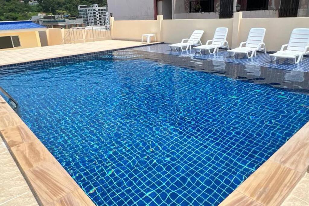 1 Bed Condo, No.1 Location, Next To Beach. Apartment *